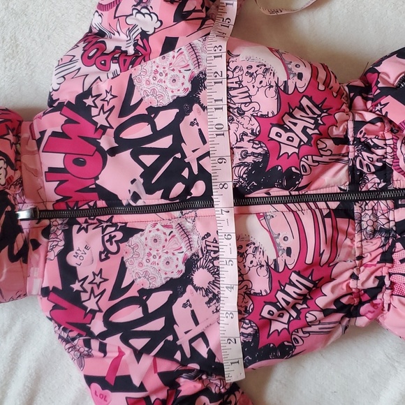 Pilguni girls pink and black snowsuit and gloves. - Picture 7 of 16